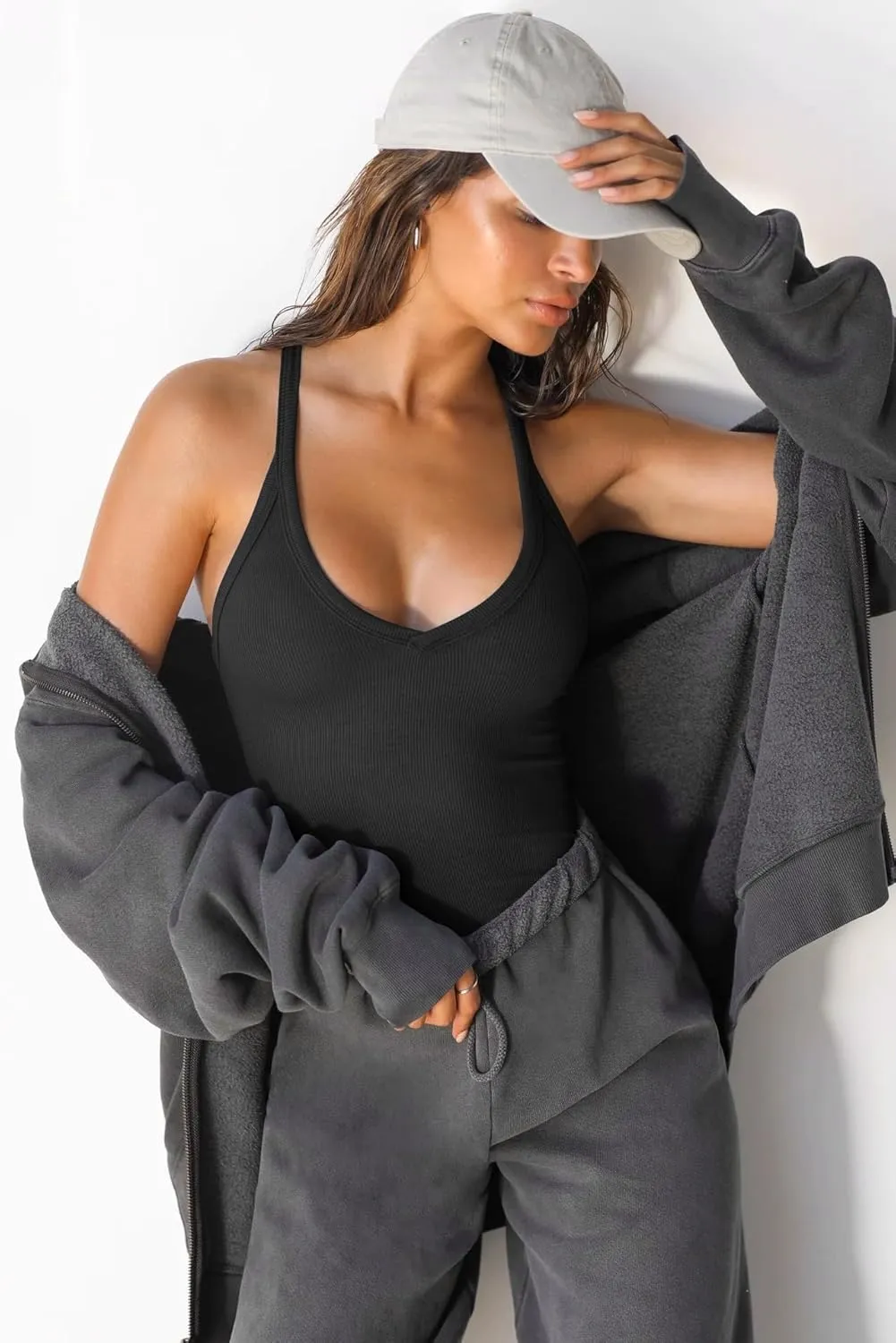 OQQ Women Sleeveless Tops Fitting V Neck Stretch Clothes Basic Cami Shirts 2025 Trendy