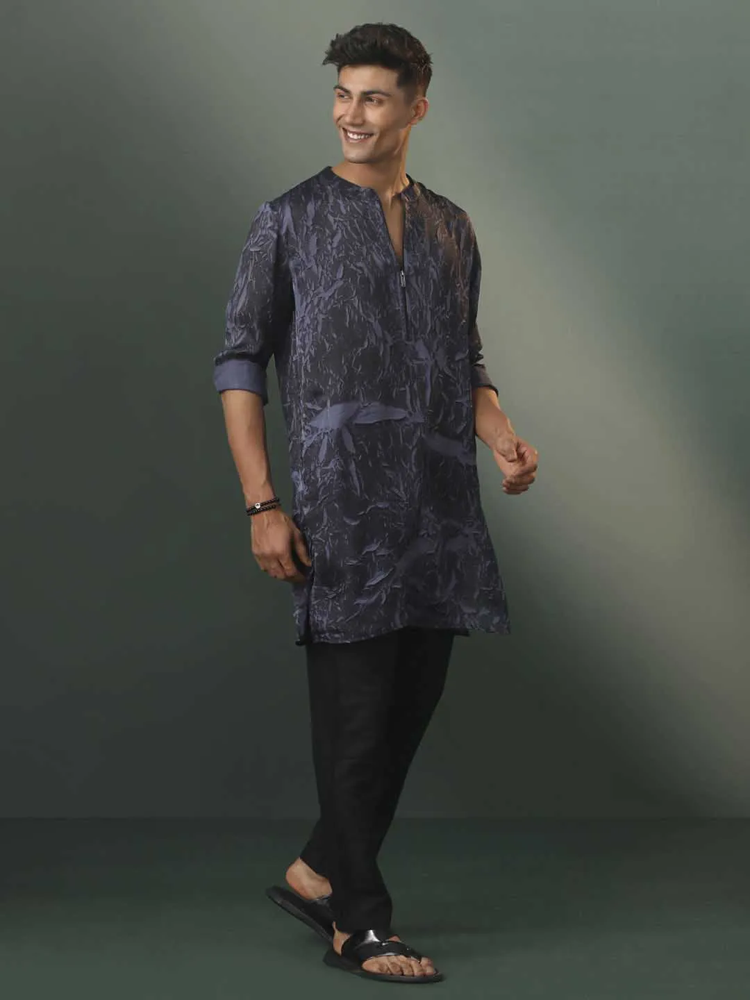 VASTRAMAY Grey & Black Printed Kurta Pyjama